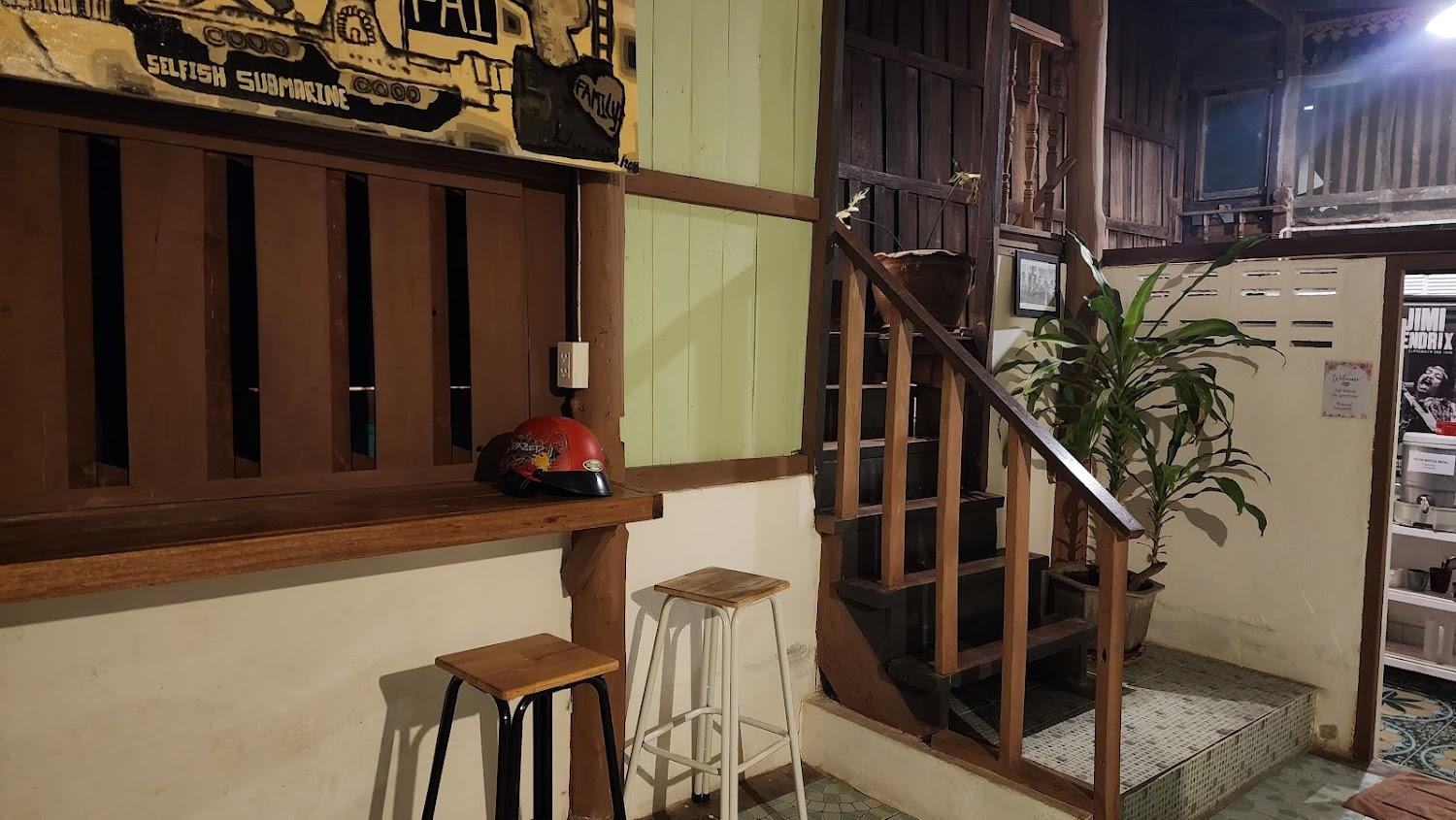Cover Image for Easy house