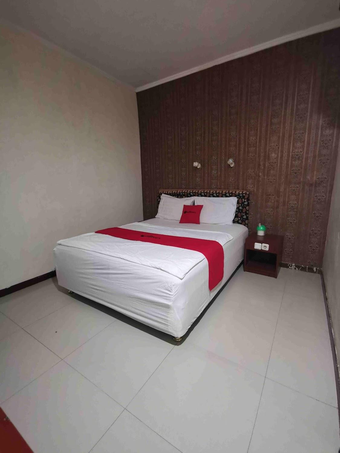 Cover Image for Executive inn Homestay/ reddoorz near bukit darmo golf