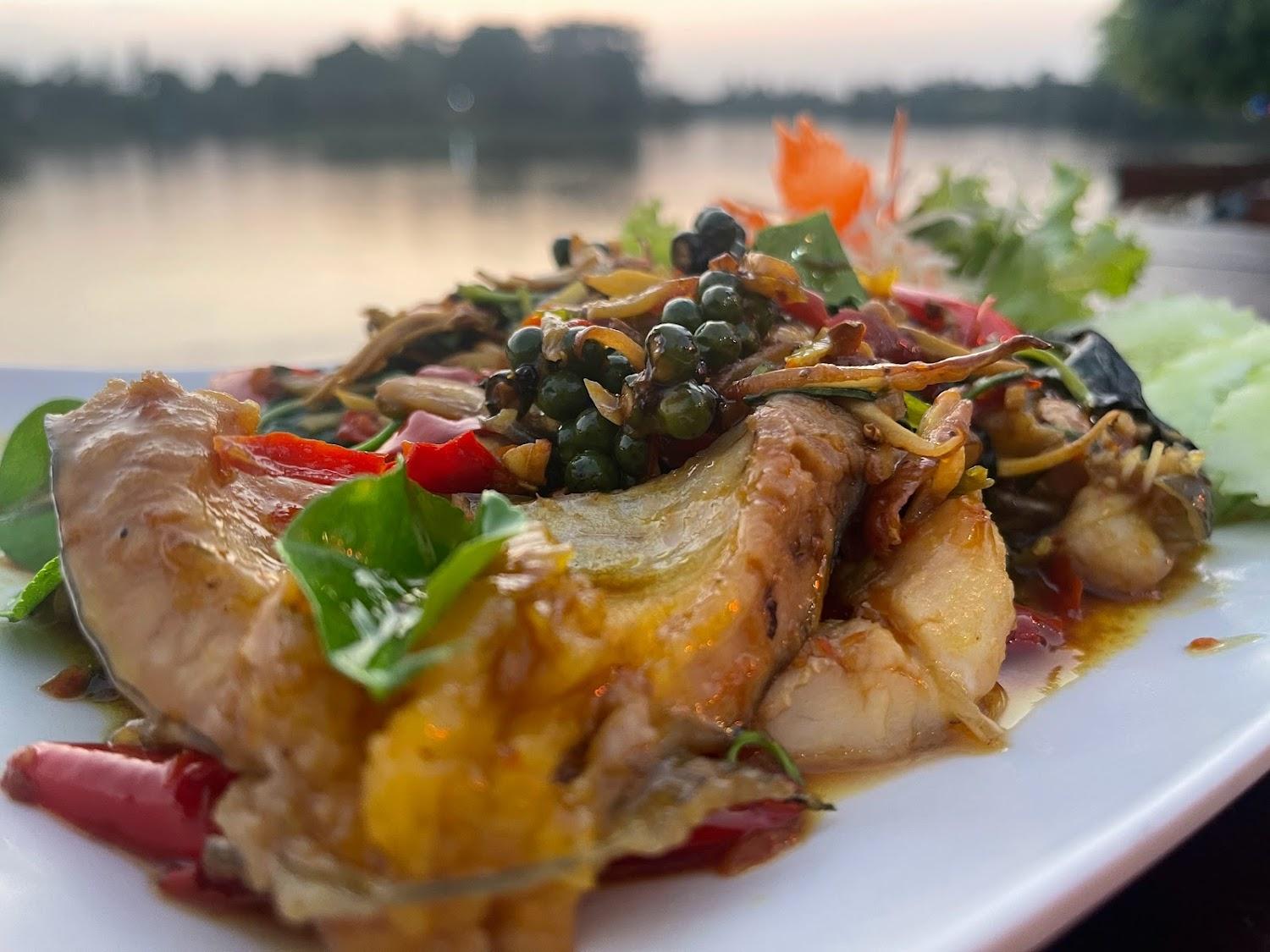 Cover Image for บ้านเตี่ยชมตะวัน