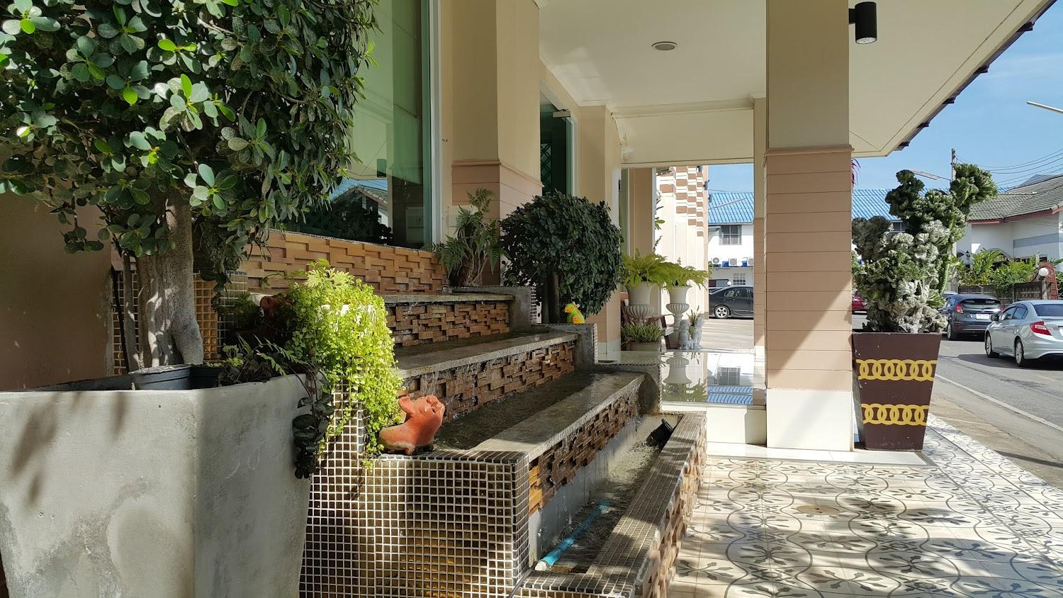 Cover Image for Muan Manee Hotel