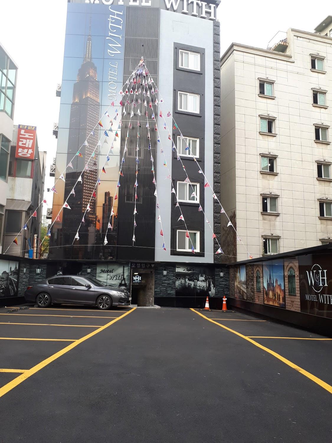 Cover Image for 황토모텔