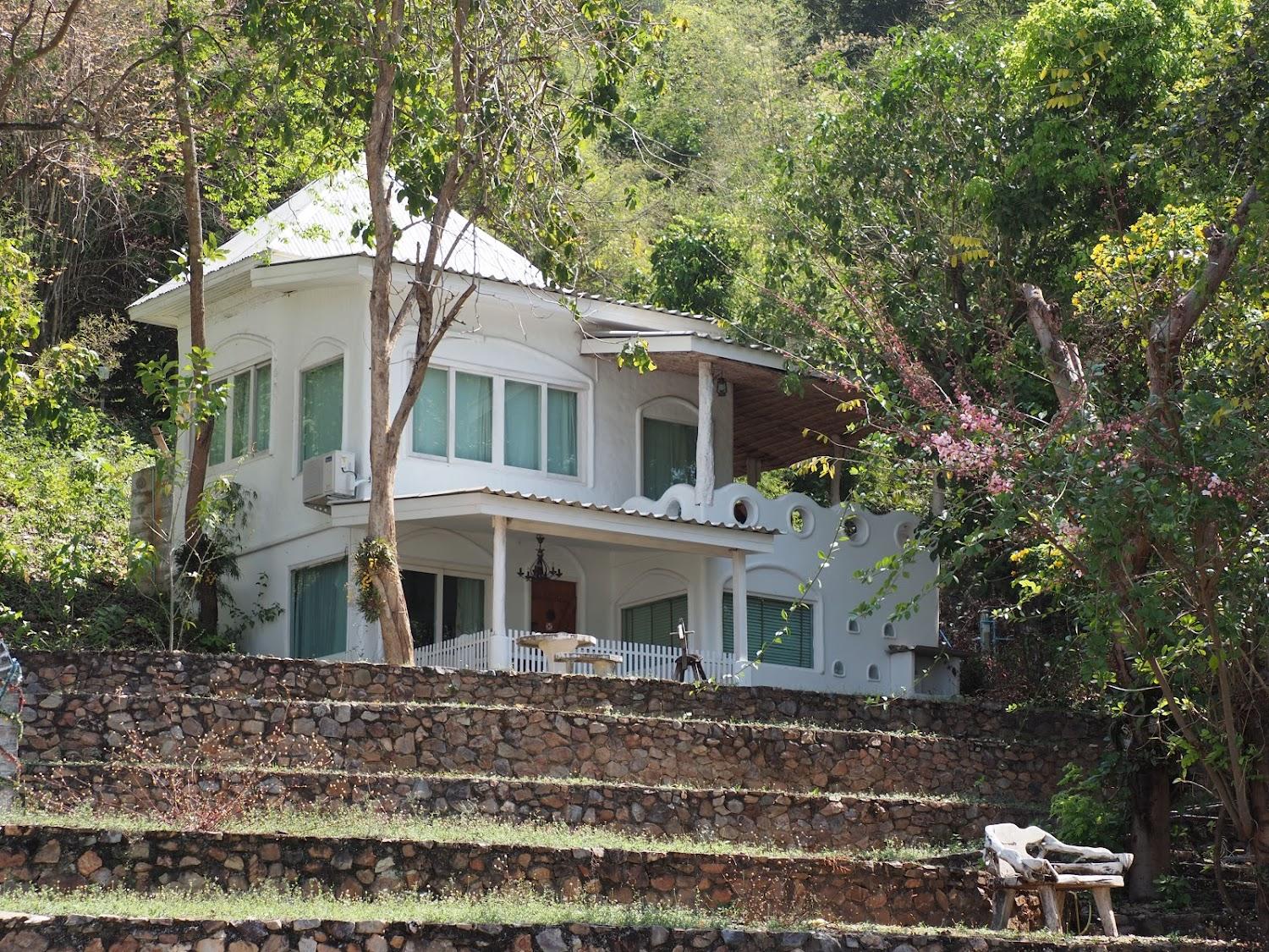 Cover Image for Morning Glory Resort สวนผึ้ง