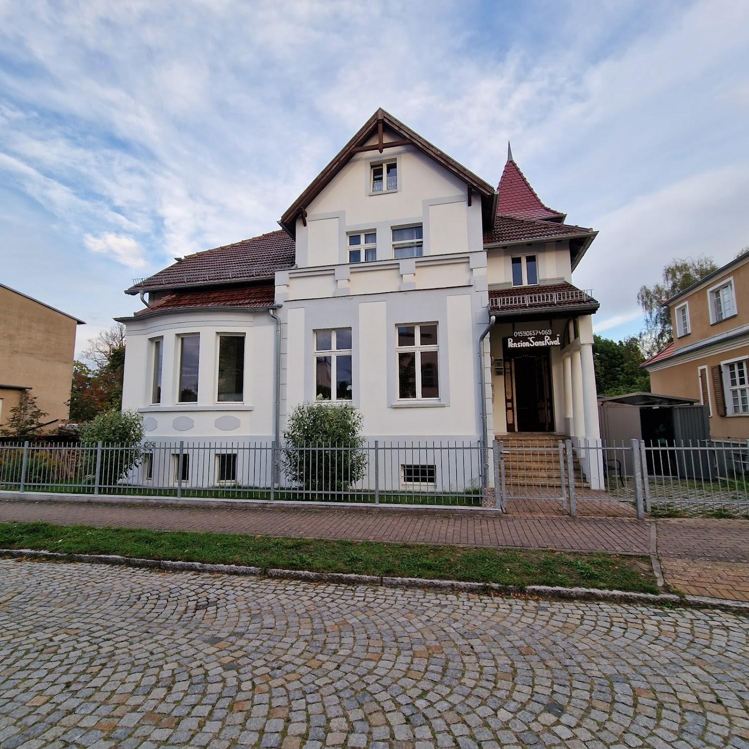 Cover Image for Pension-Fürstenberg/Havel-Sans Rival