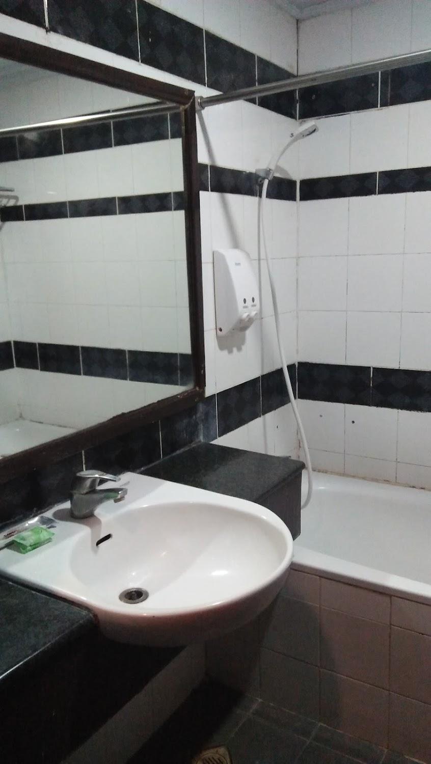 Cover Image for OYO 628 Losari Metro