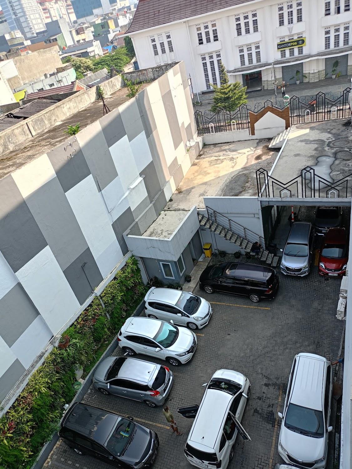 Cover Image for Hotel 88 Alun Alun