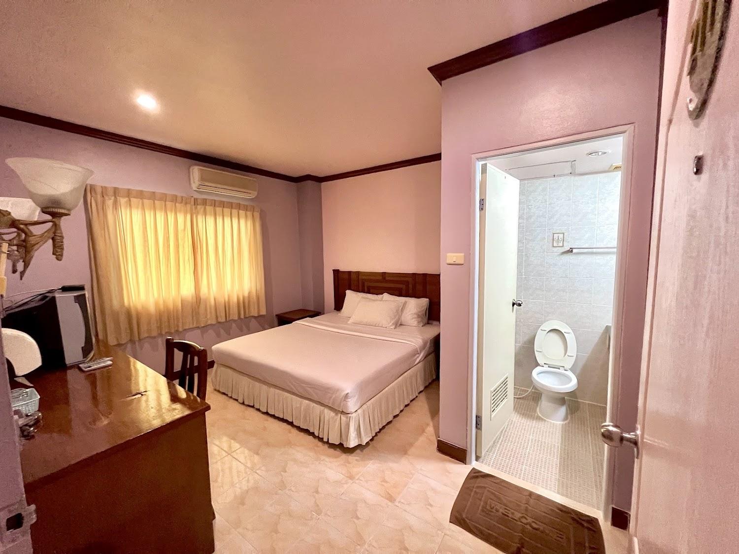 Cover Image for D-FIRST HOTEL