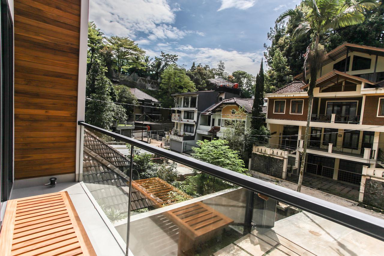 Cover Image for The Banyu House
