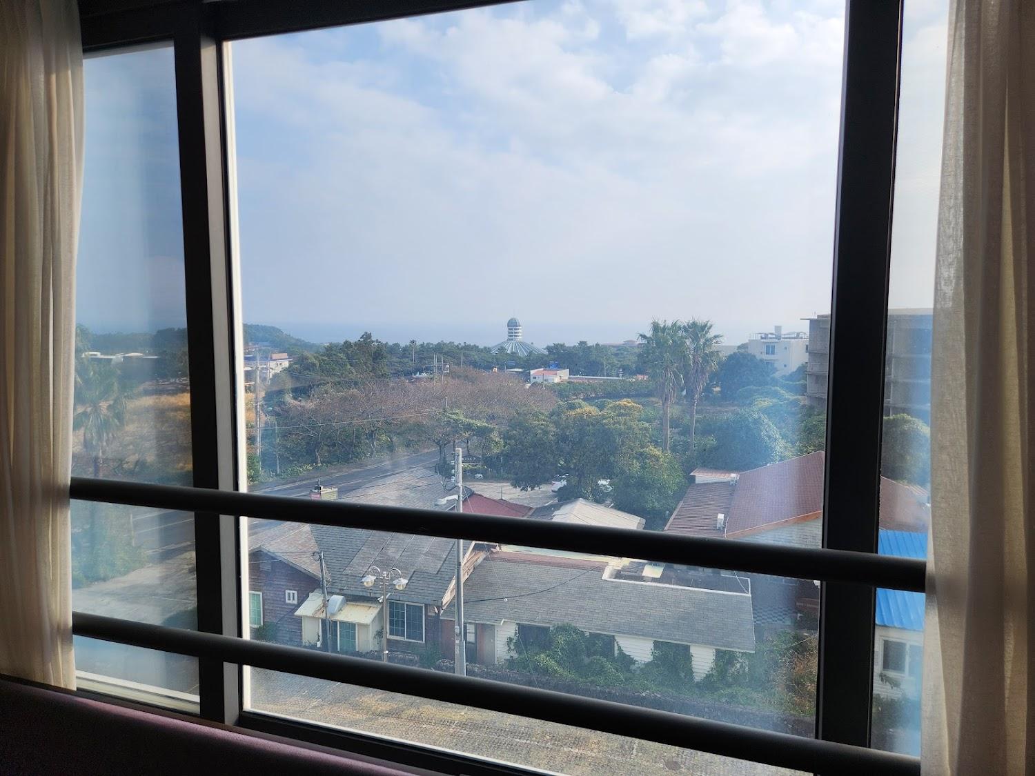 Cover Image for Jungmun Beach Hotel