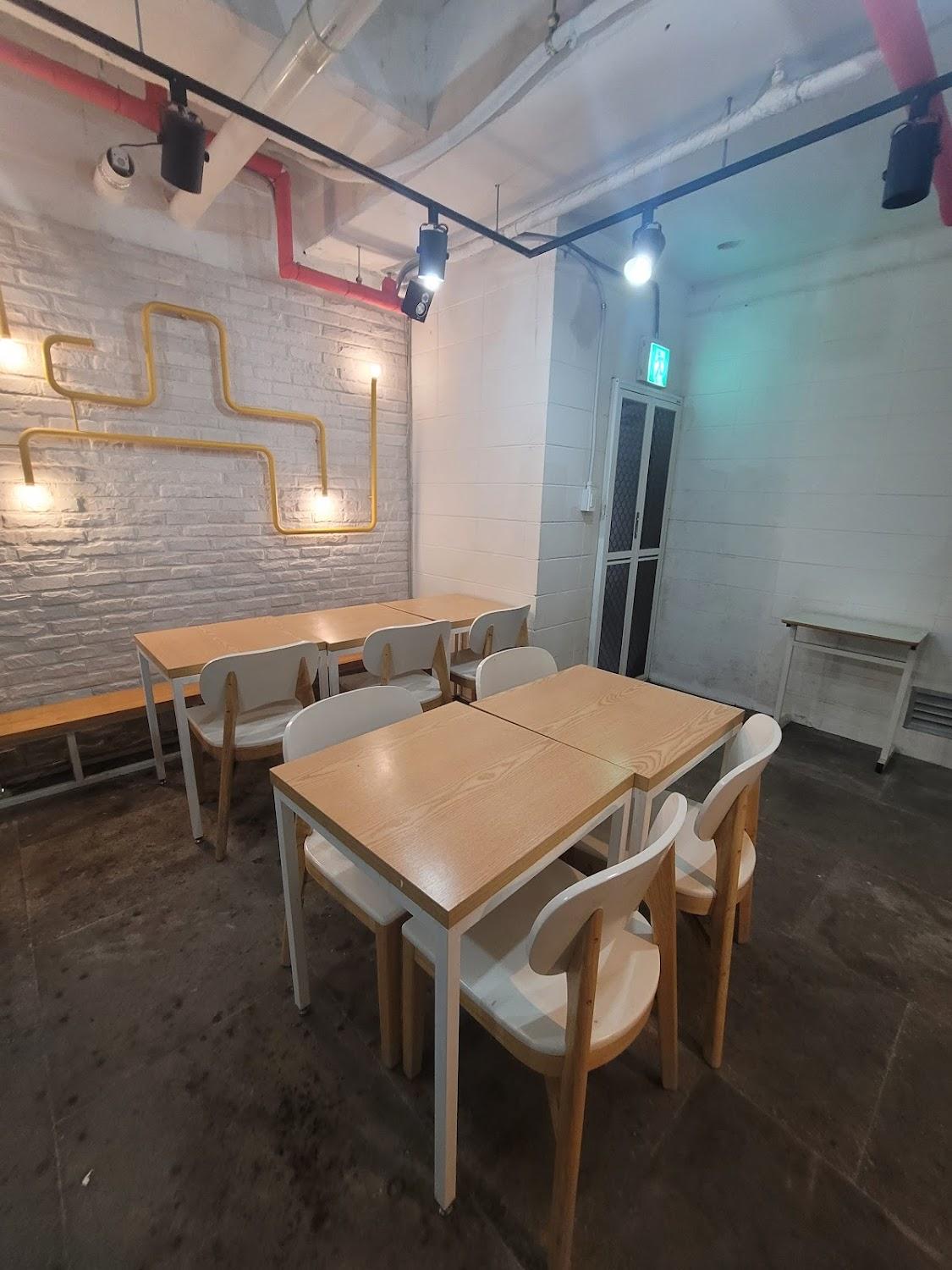 Cover Image for K-POP HOTEL Seoul Tower