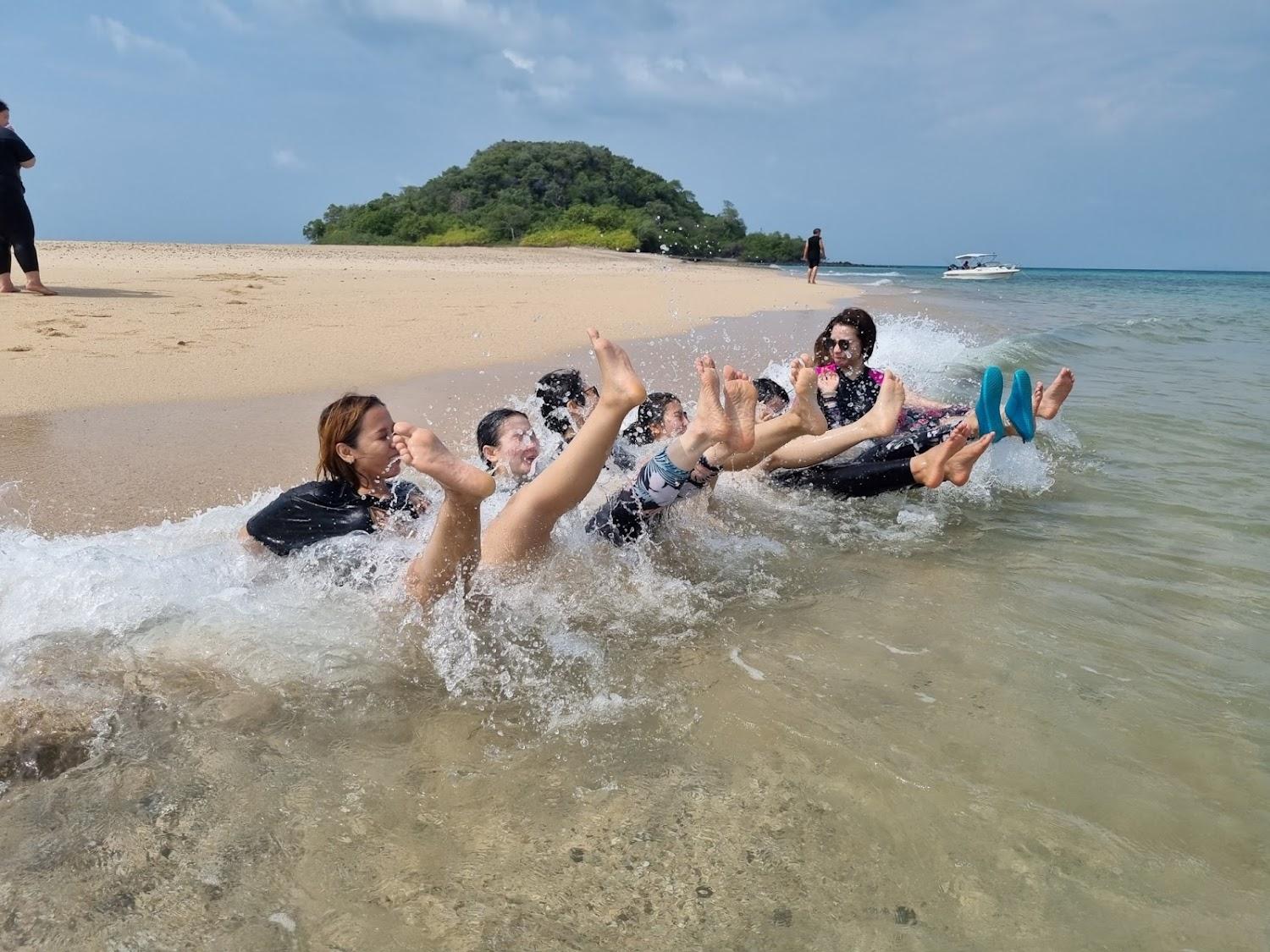 Cover Image for มั่งคั่งโบ๊ท พูลวิลล่า บางเสร่ ที่พักพัทยา สัตหีบ