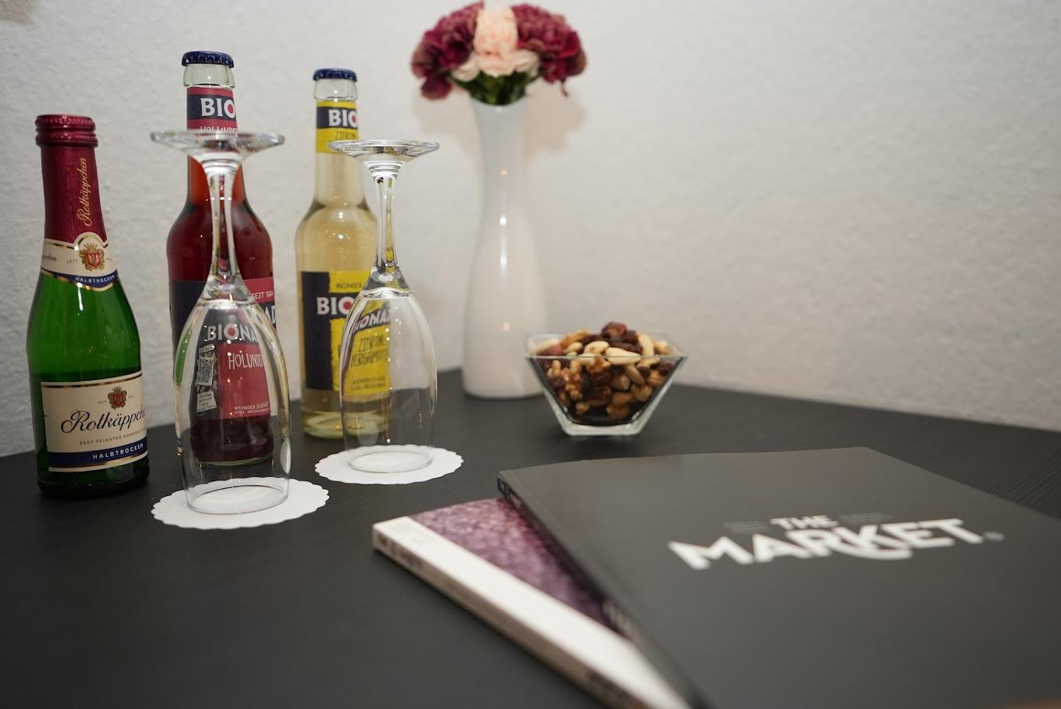 Cover Image for Hotel Attaché