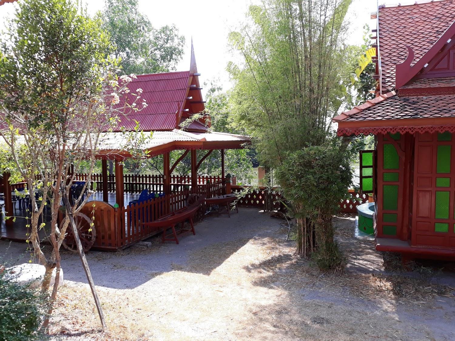Cover Image for Jaroenrat Resort, Amphawa