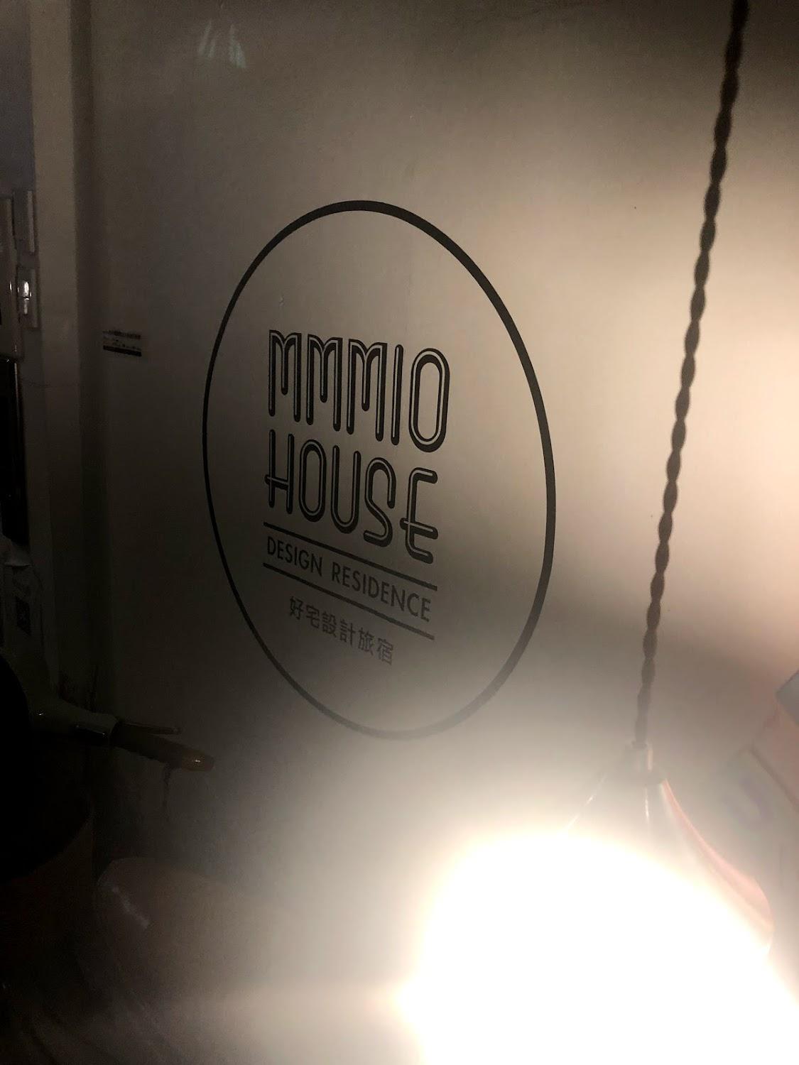 Cover Image for Mmmio House
