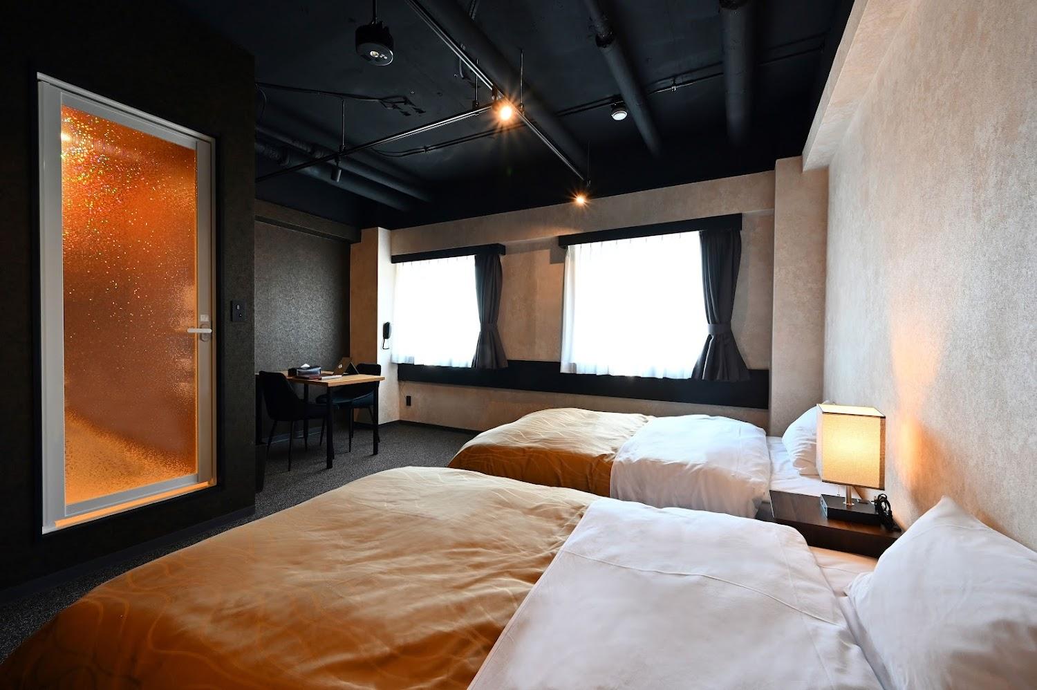 Cover Image for Hotel Chino