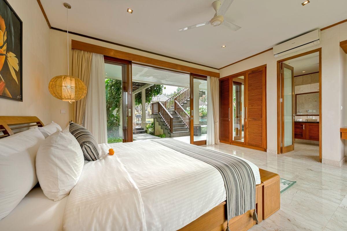 Cover Image for The Malabar House