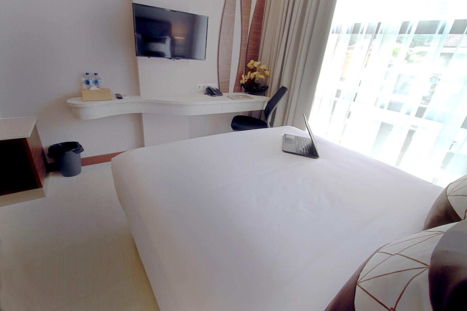 Cover Image for Sawana Suites