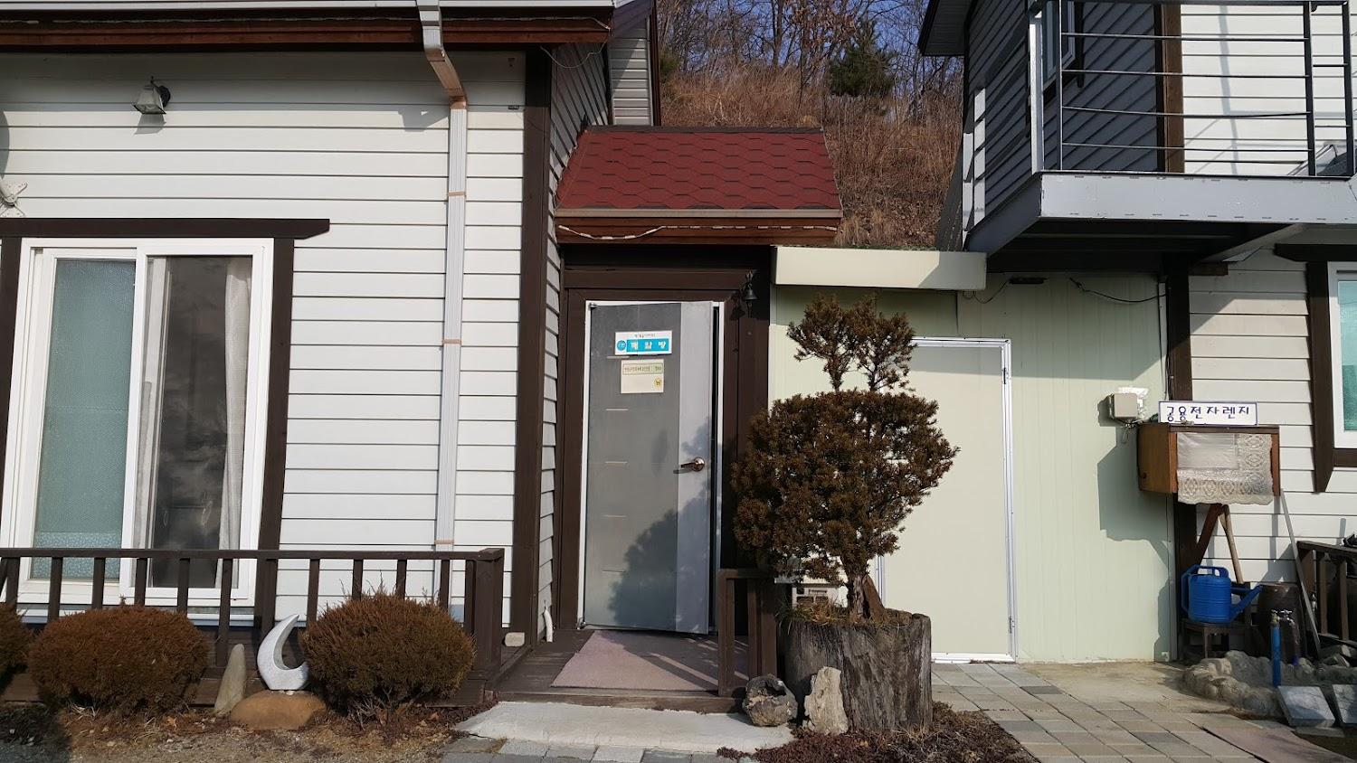Cover Image for Anseong woods Village