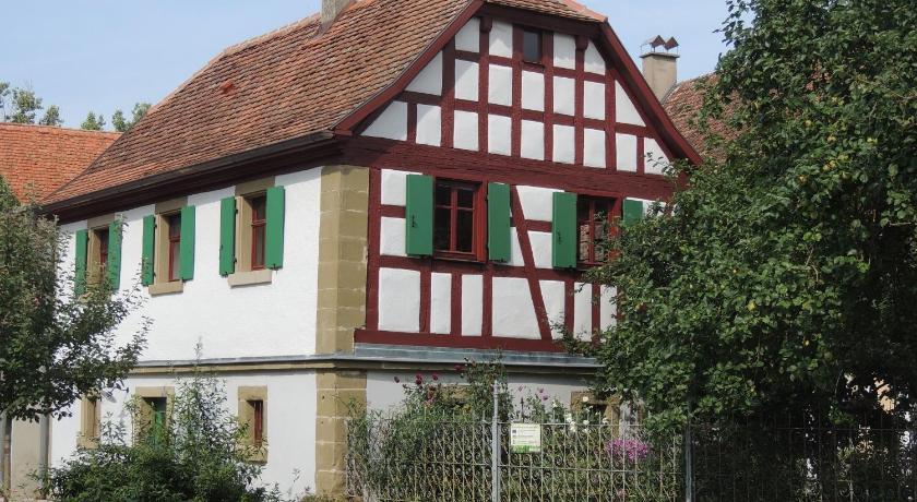 Cover Image for Herberge im Hofhaus