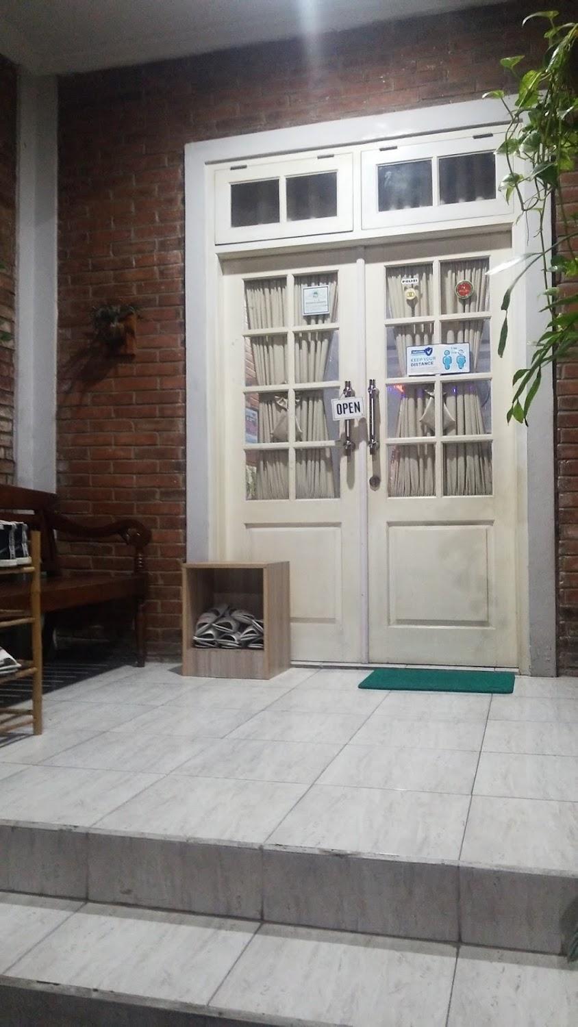 Cover Image for RedDoorz near Sindu Kusuma Edupark 2