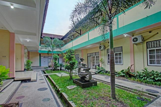 Cover Image for OYO 92001 Unram Guest House