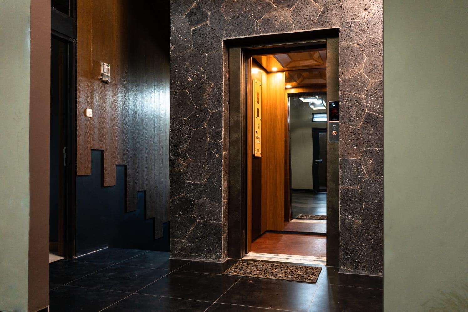 Cover Image for Hotel Urbanview Elephant Eleven Resident