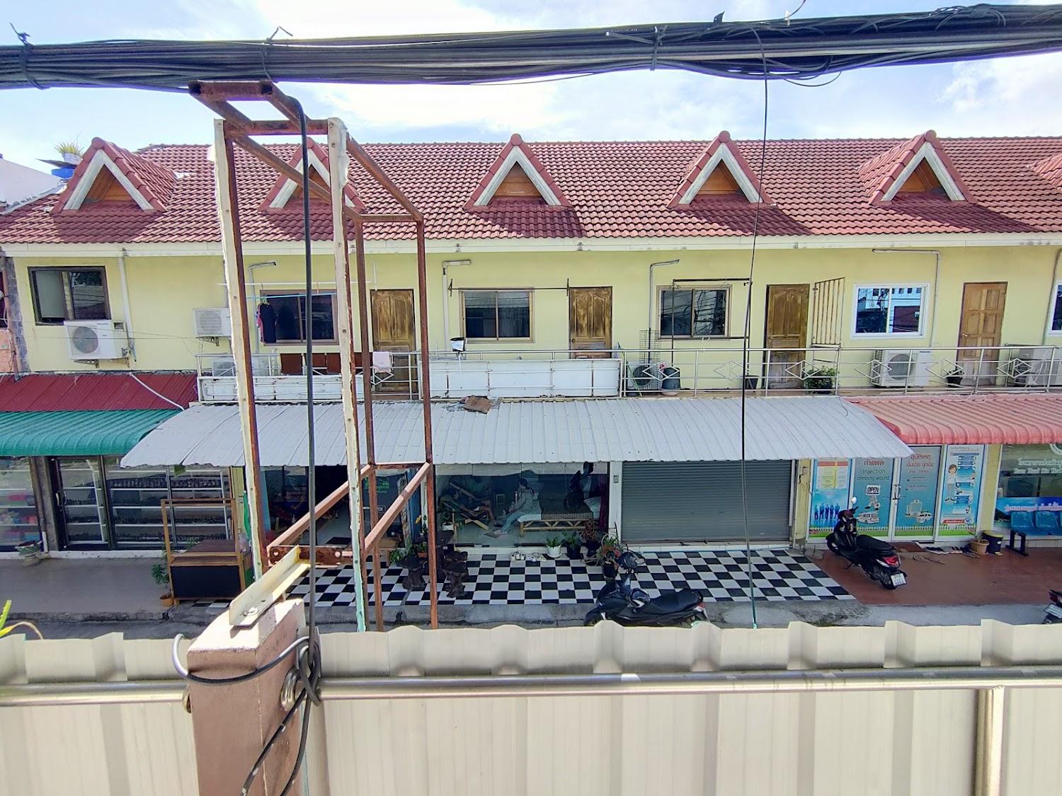 Cover Image for DC Hotel Haad Rin Koh Pha-ngan