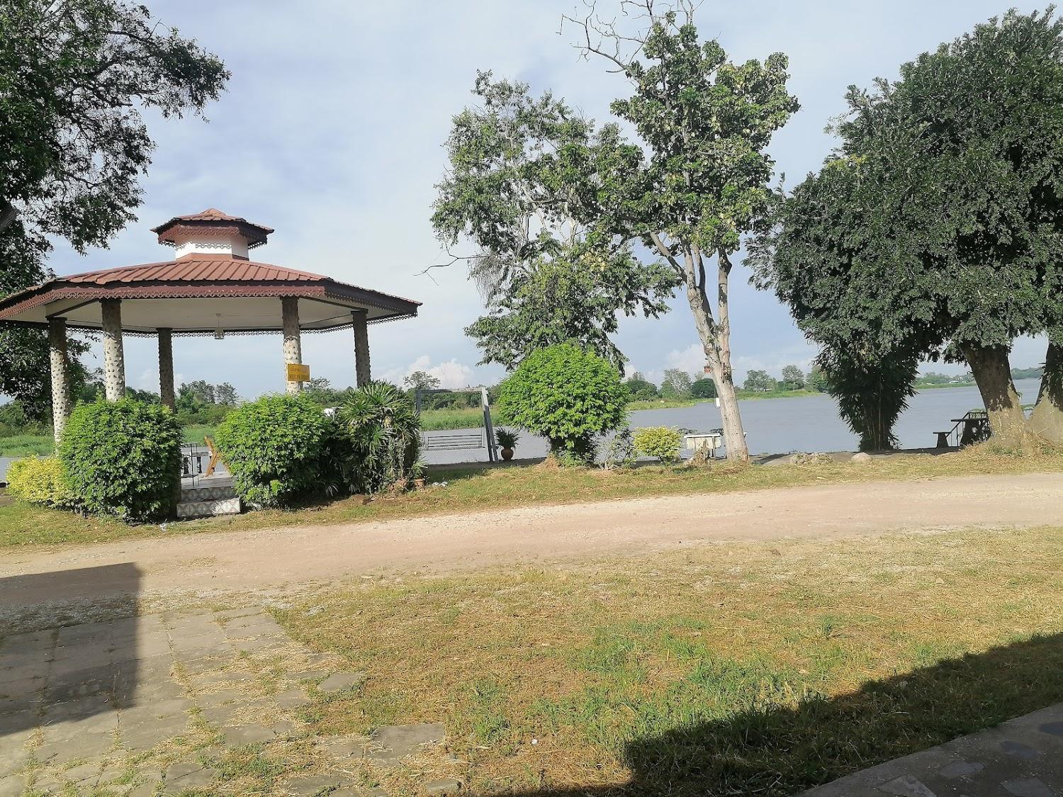 Cover Image for Ảnh At a glance