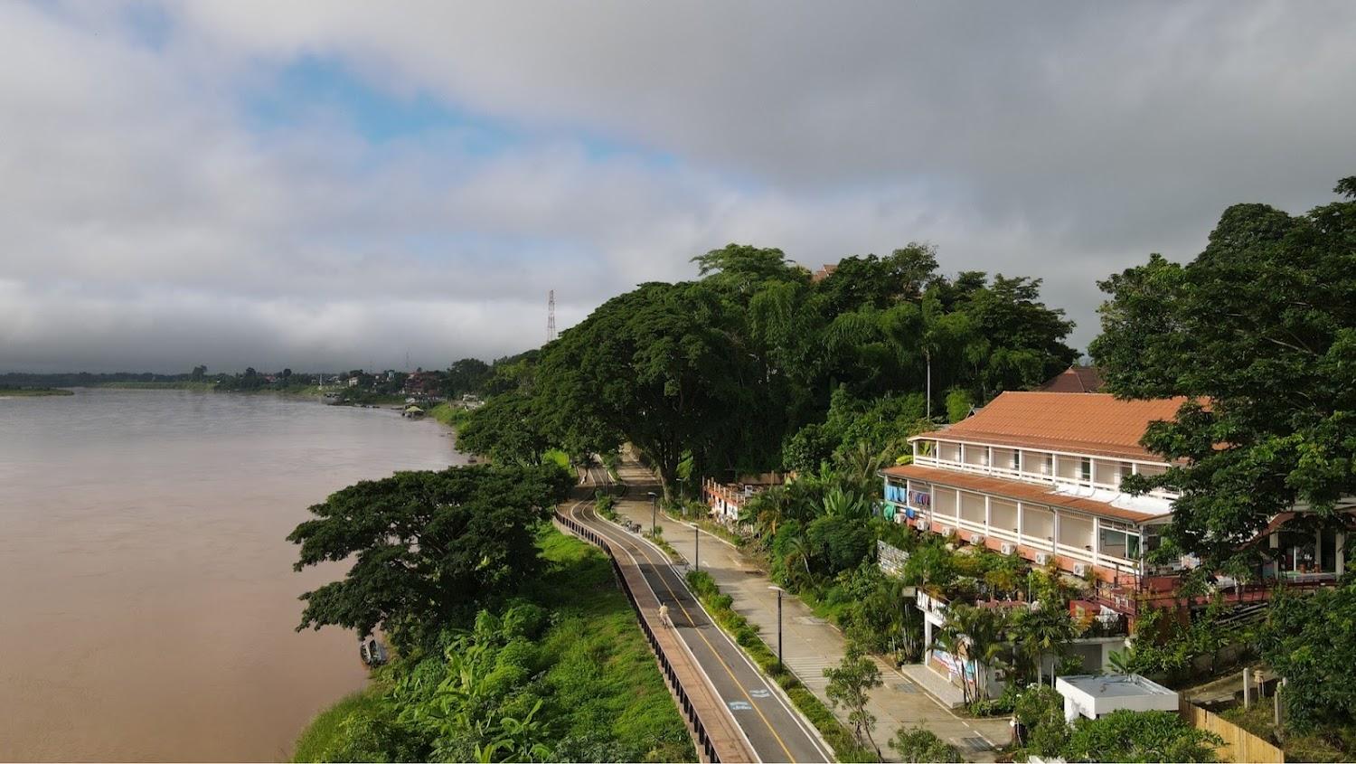 Cover Image for Ảnh At a glance