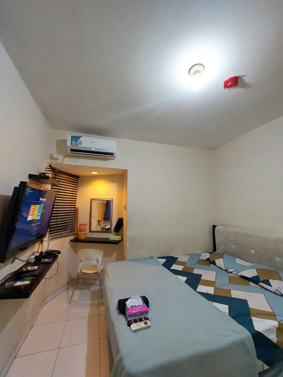 Cover Image for AEROPOLIS ROOM