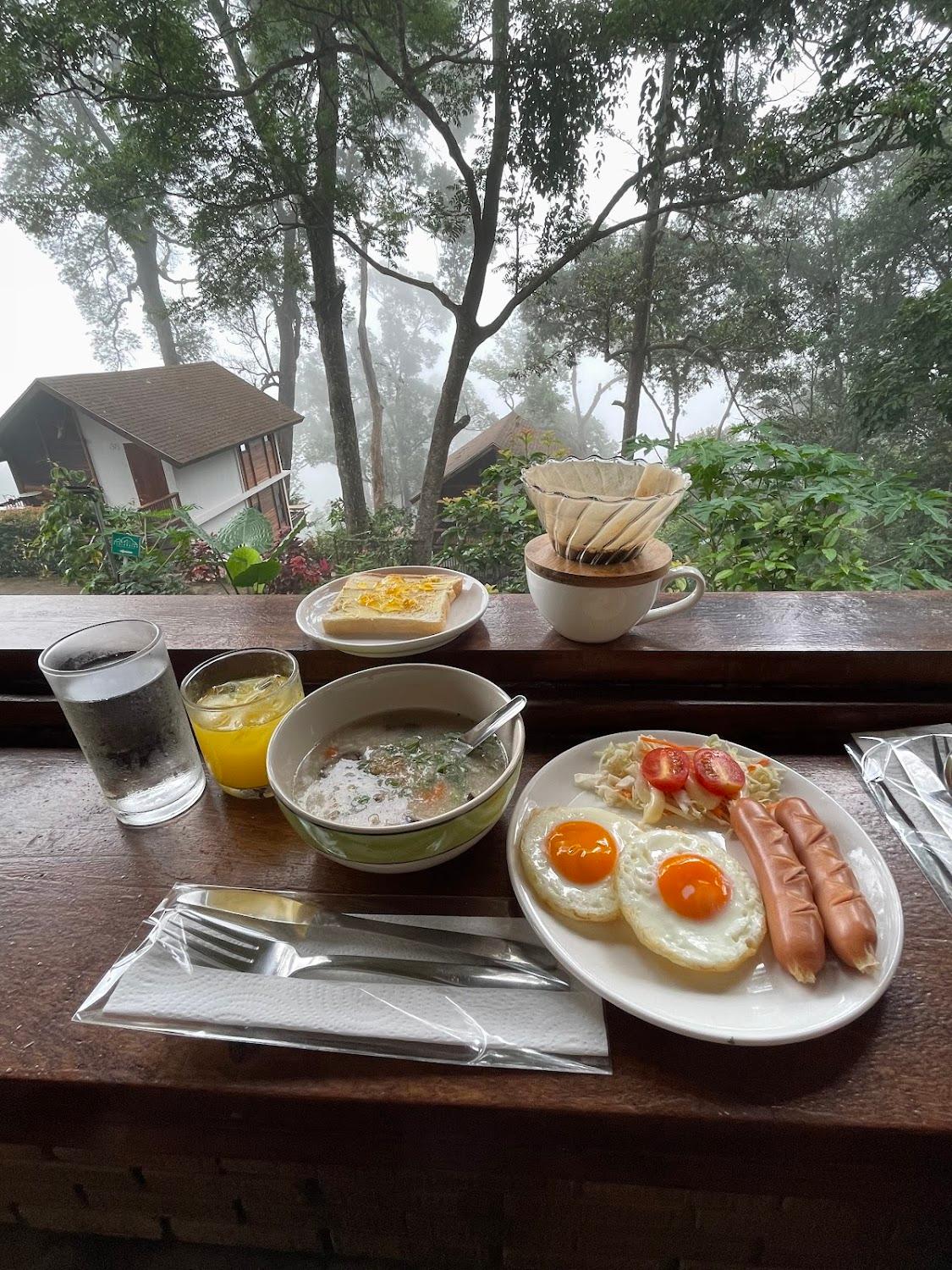 Cover Image for บ้านเหนือเมฆ - baan nhuer mek coffee & desk on the cloud