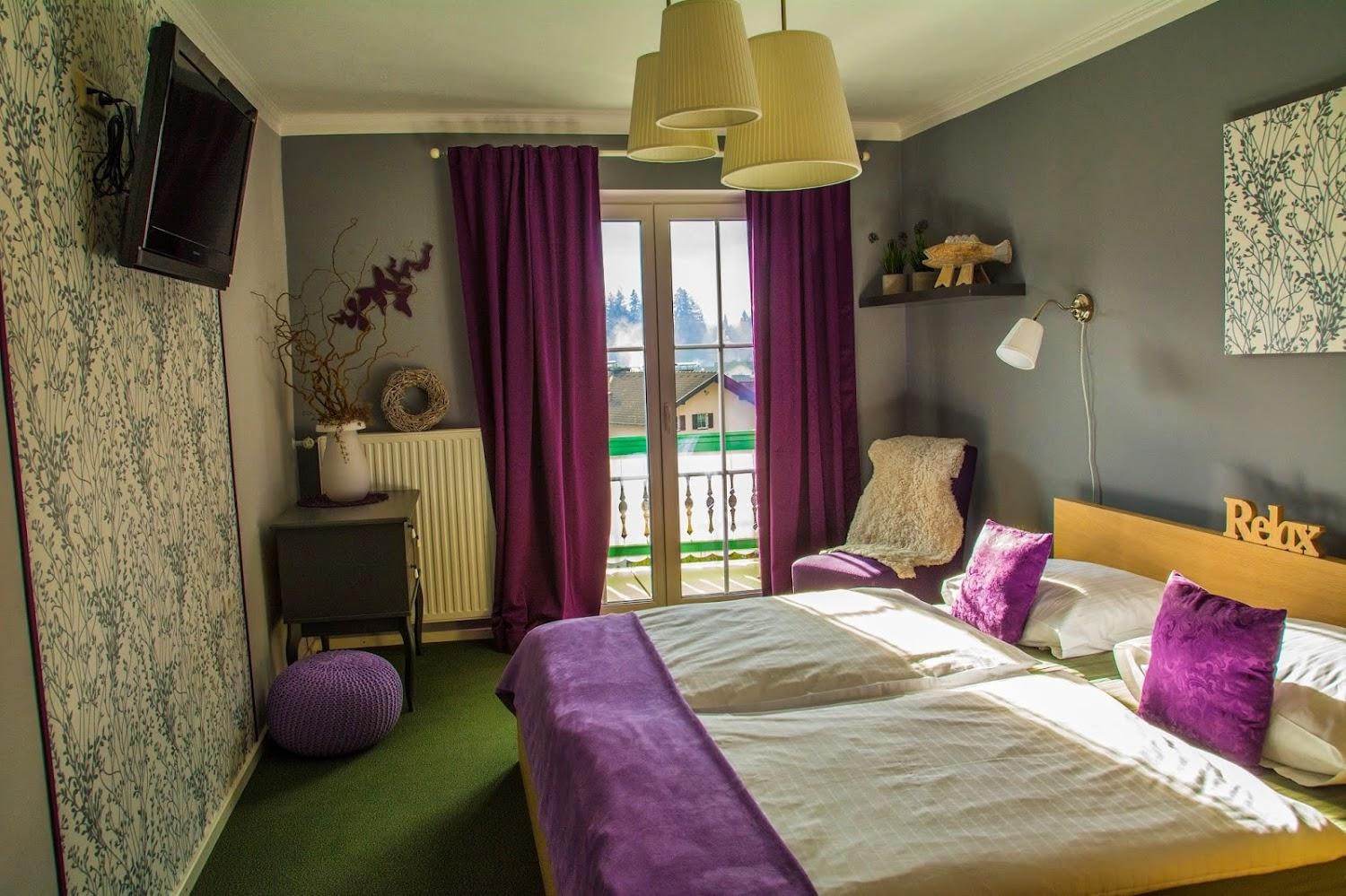 Cover Image for Gästehaus Hotel Garni Waldeck - Zimmer in Großgmain bei Salzburg.