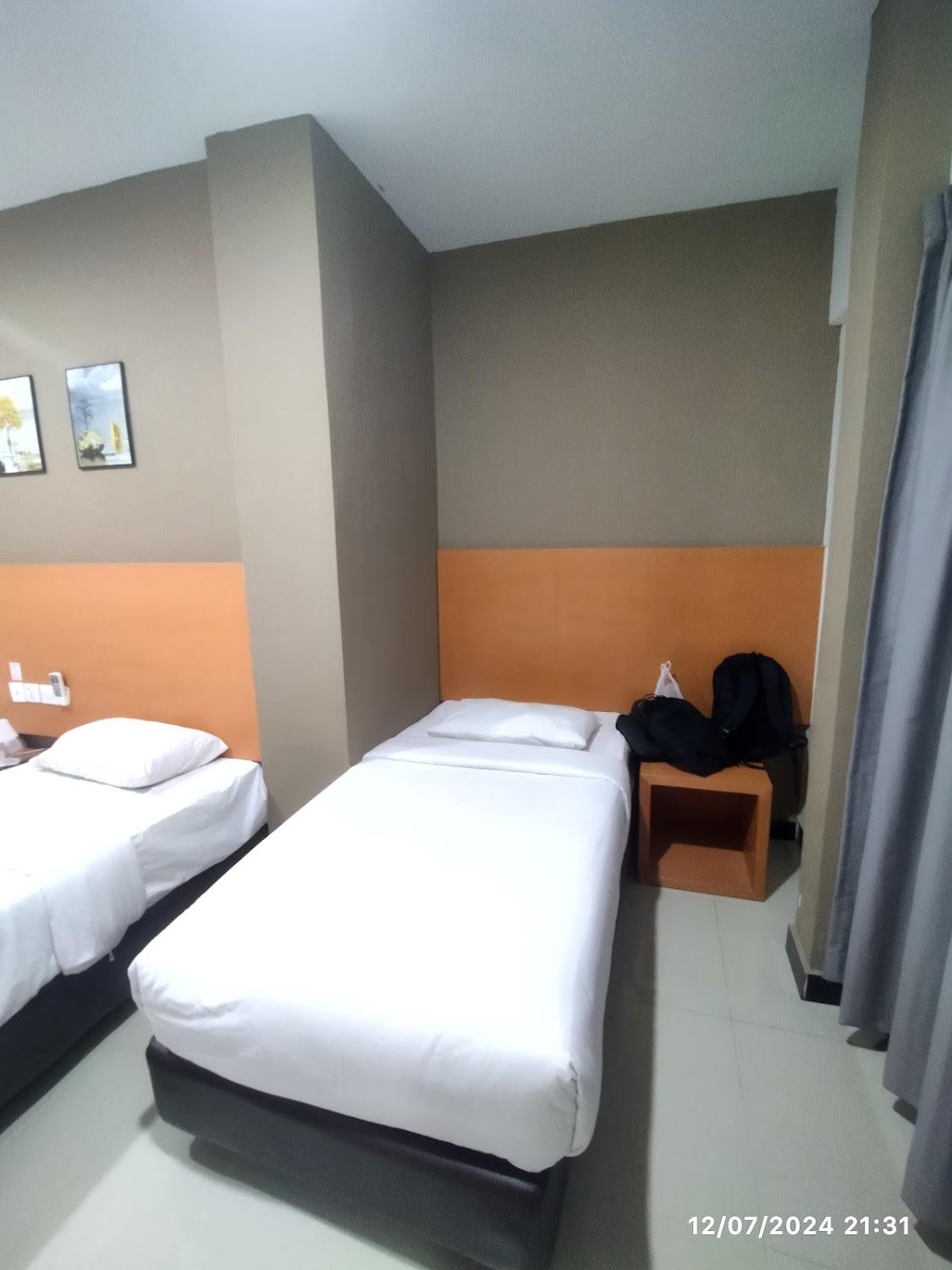 Cover Image for HJ Inn