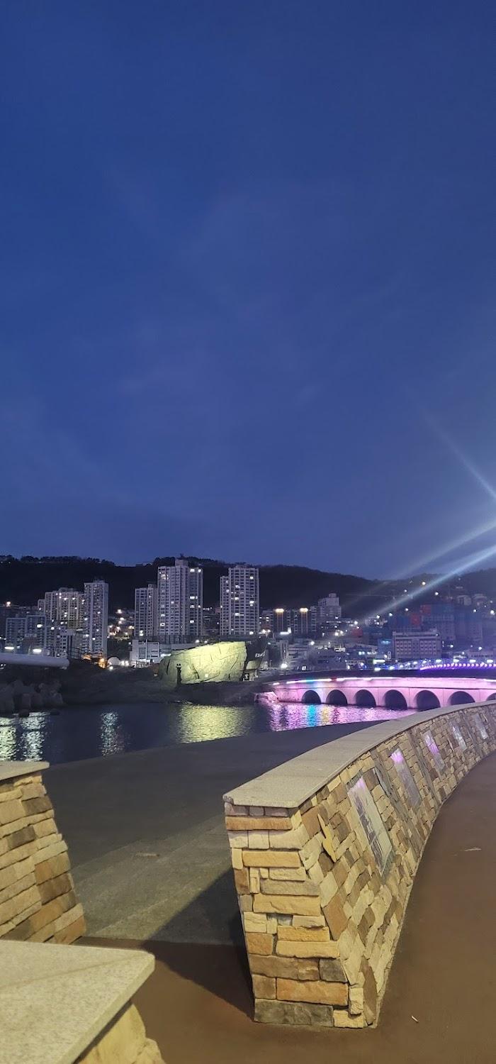 Cover Image for Busan Jang Motel