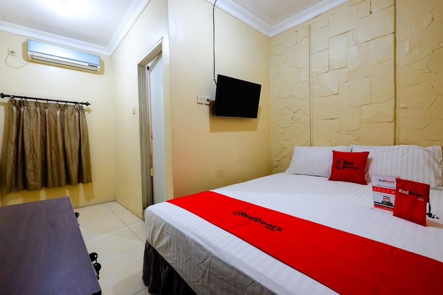 Cover Image for RedDoorz near Universitas Diponegoro Semarang