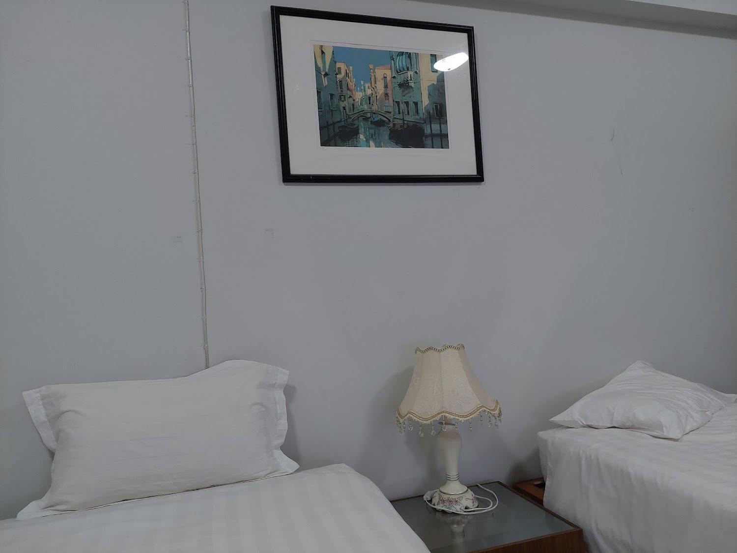 Cover Image for Chanatinat Place