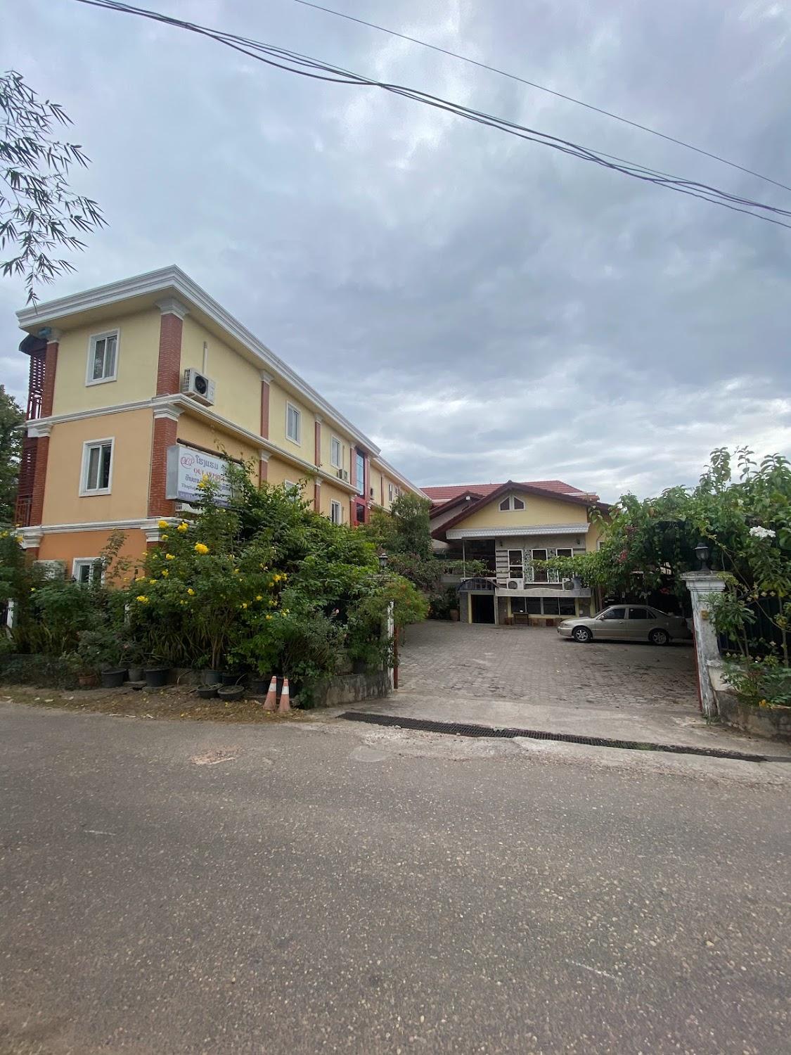 Cover Image for Oulayphet Hotel