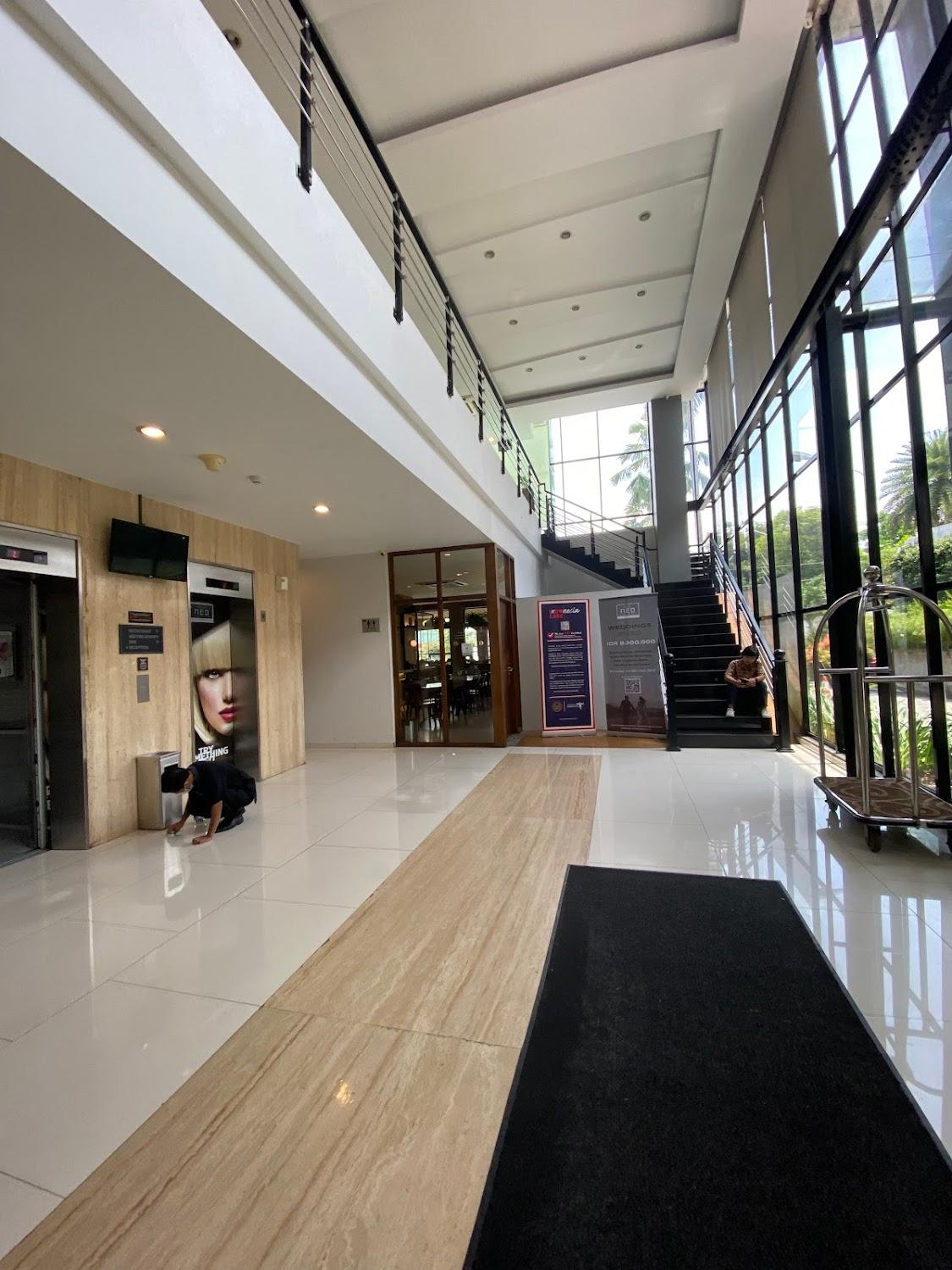 Cover Image for Hotel NEO Candi Simpang Lima - Semarang