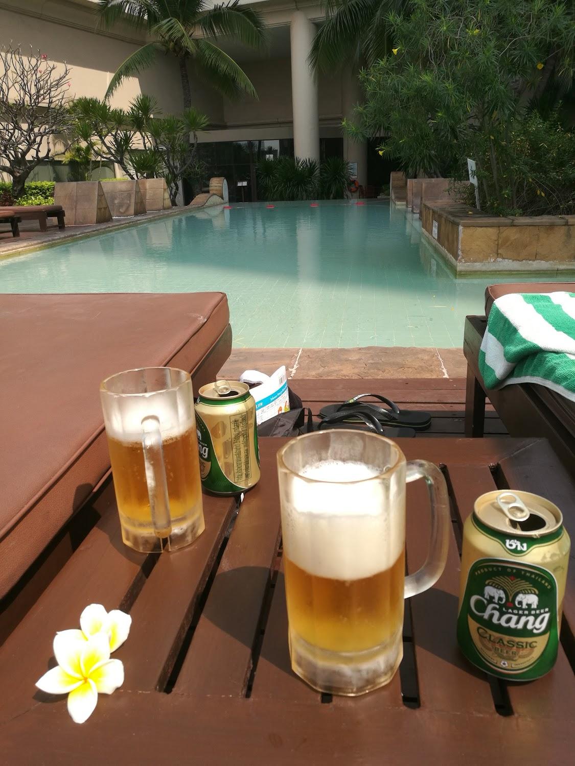 Cover Image for Century Park Hotel