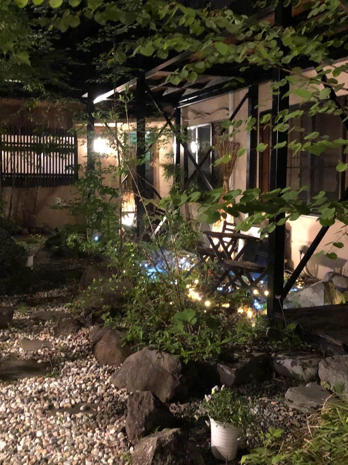 Cover Image for 囲炉裏の御宿 花敷の湯