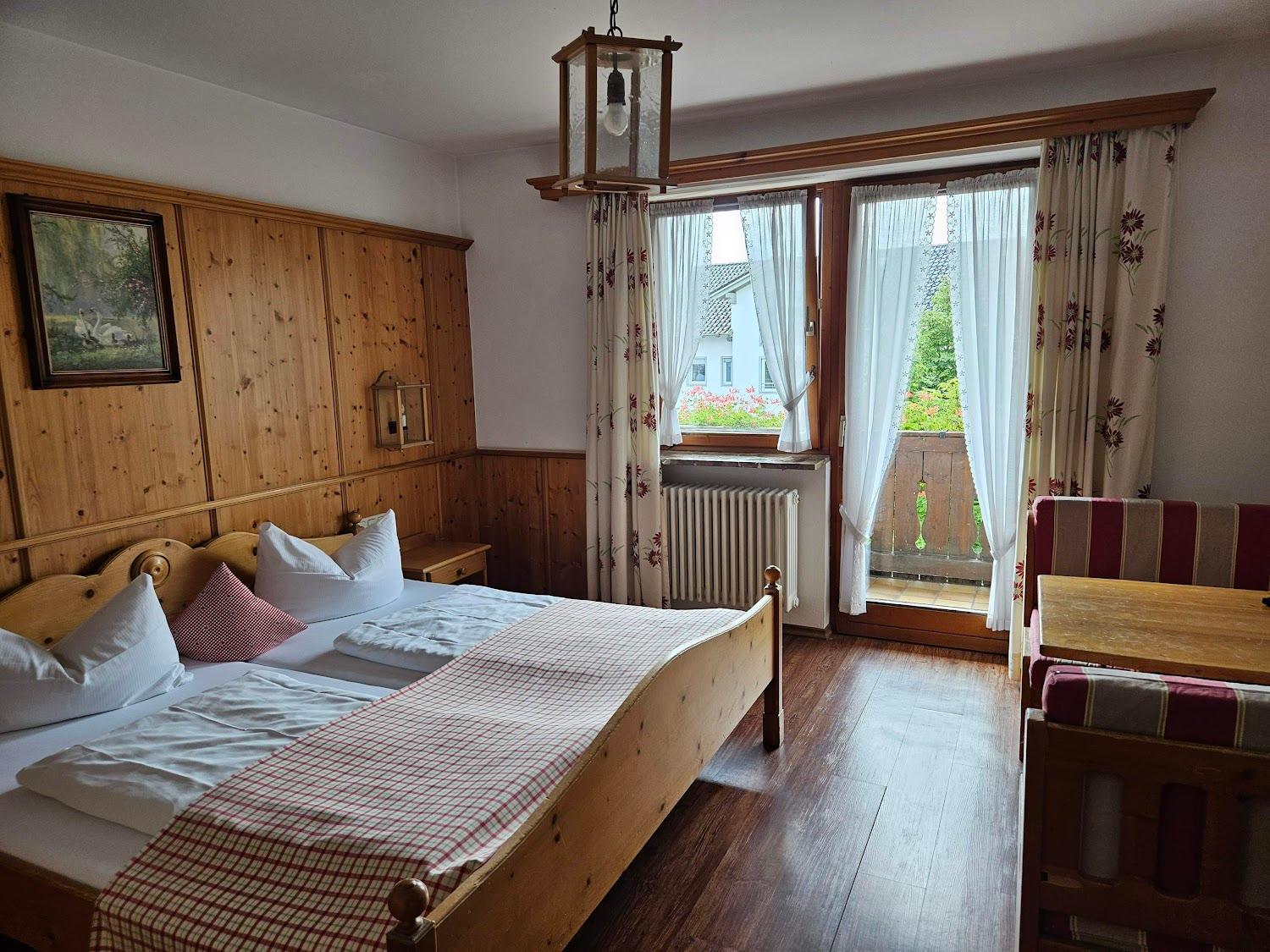 Cover Image for Gasthof-Hotel Höhensteiger