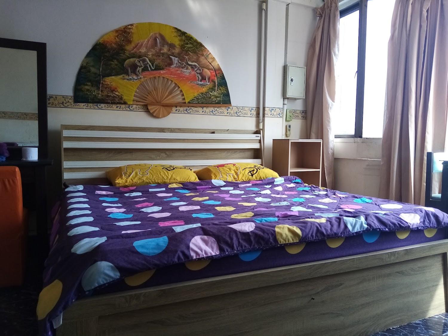 Cover Image for BEN & LEK GUESTHOUSE