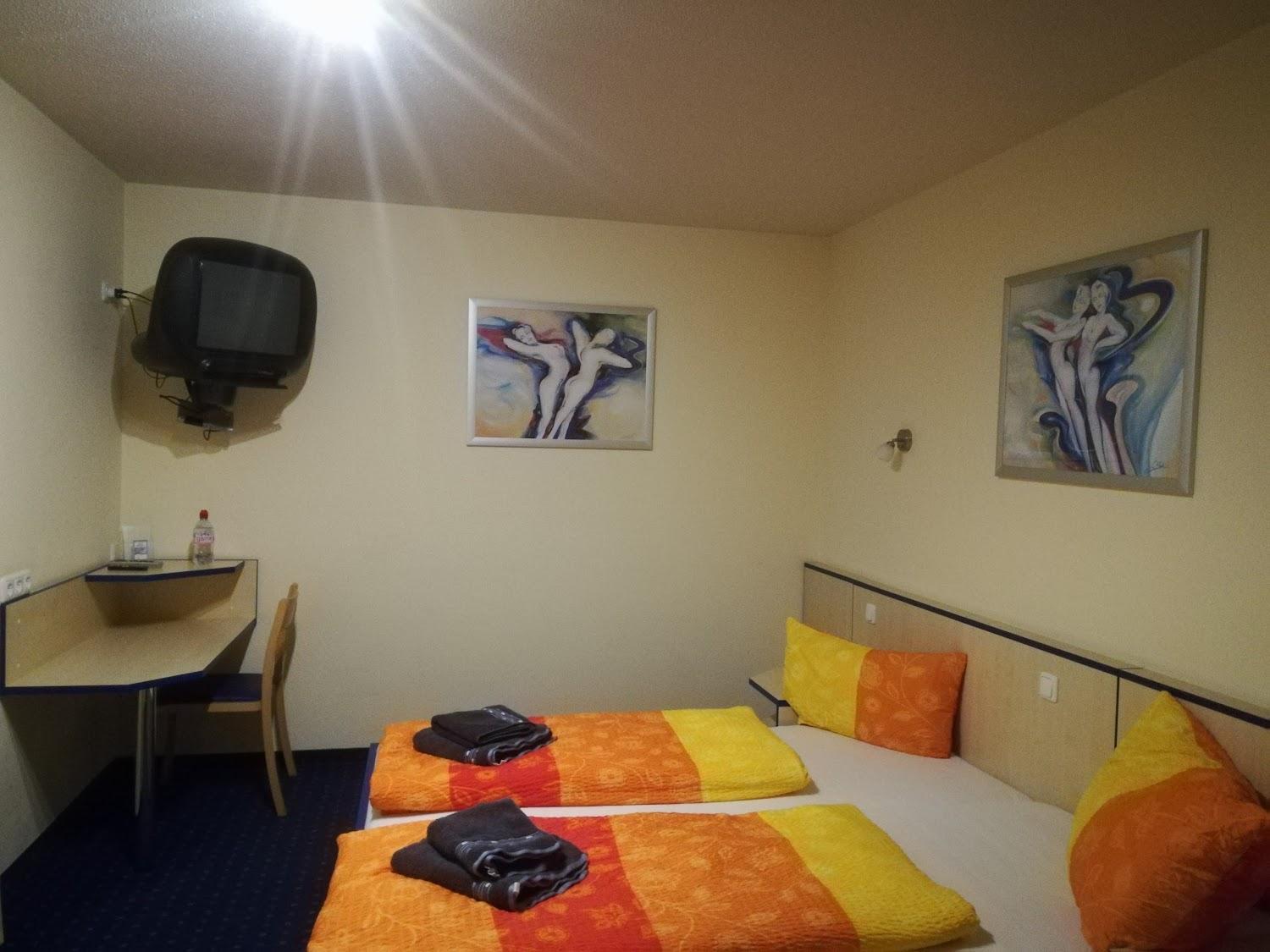 Cover Image for Hotel Papillon