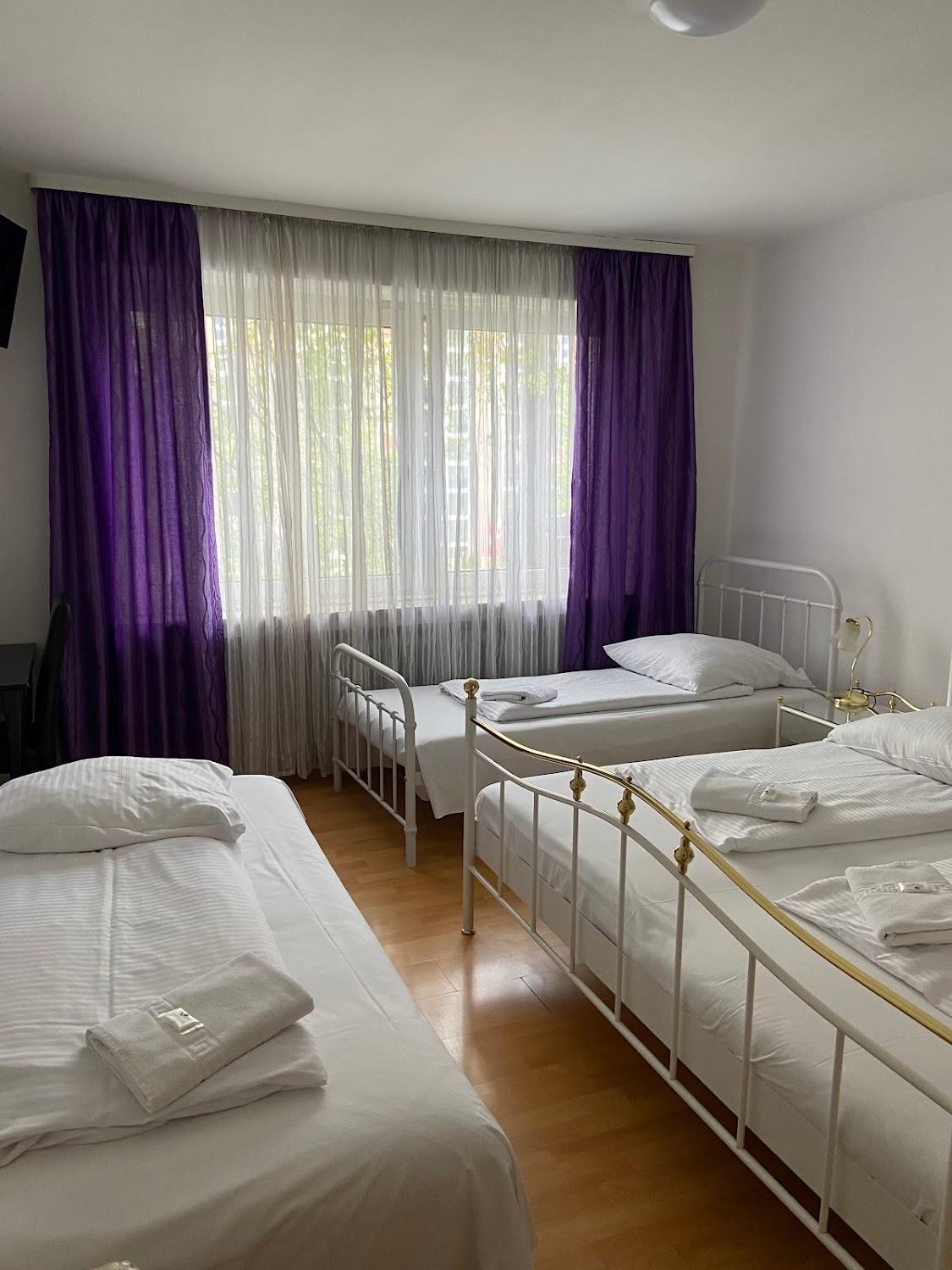 Cover Image for Hotel-Pension Asta