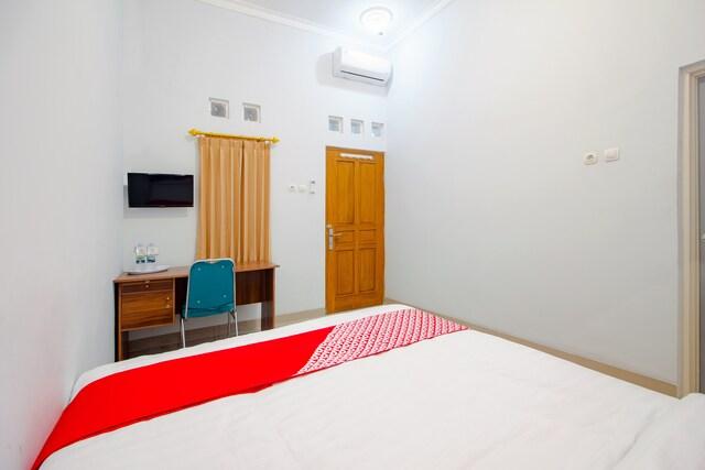 Cover Image for OYO Living 2217 Permana Guesthouse Syariah