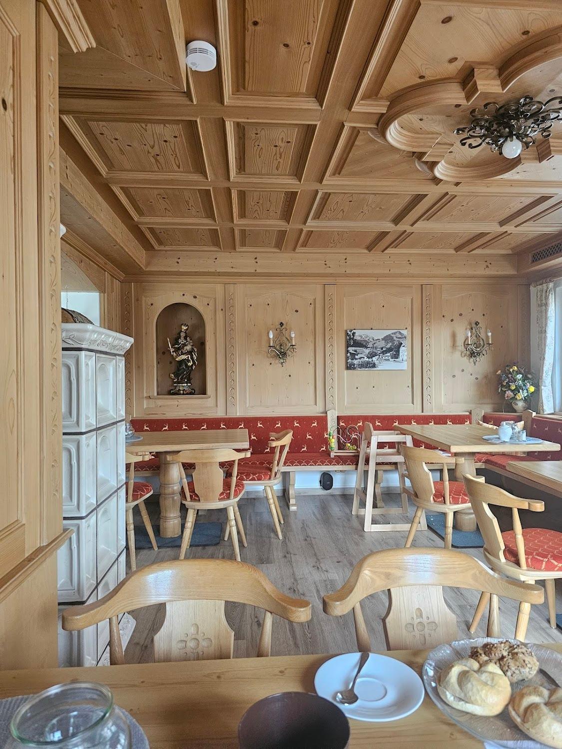 Cover Image for Hotel Alpenblick