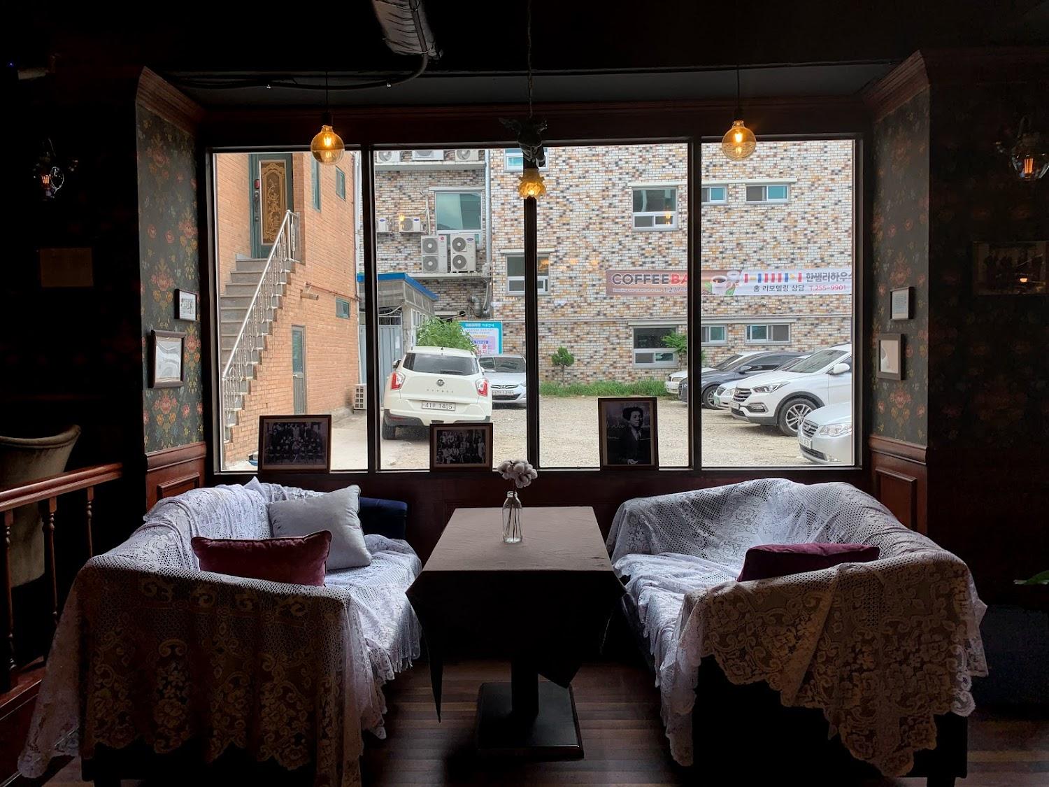 Cover Image for Mokhwa Hotel