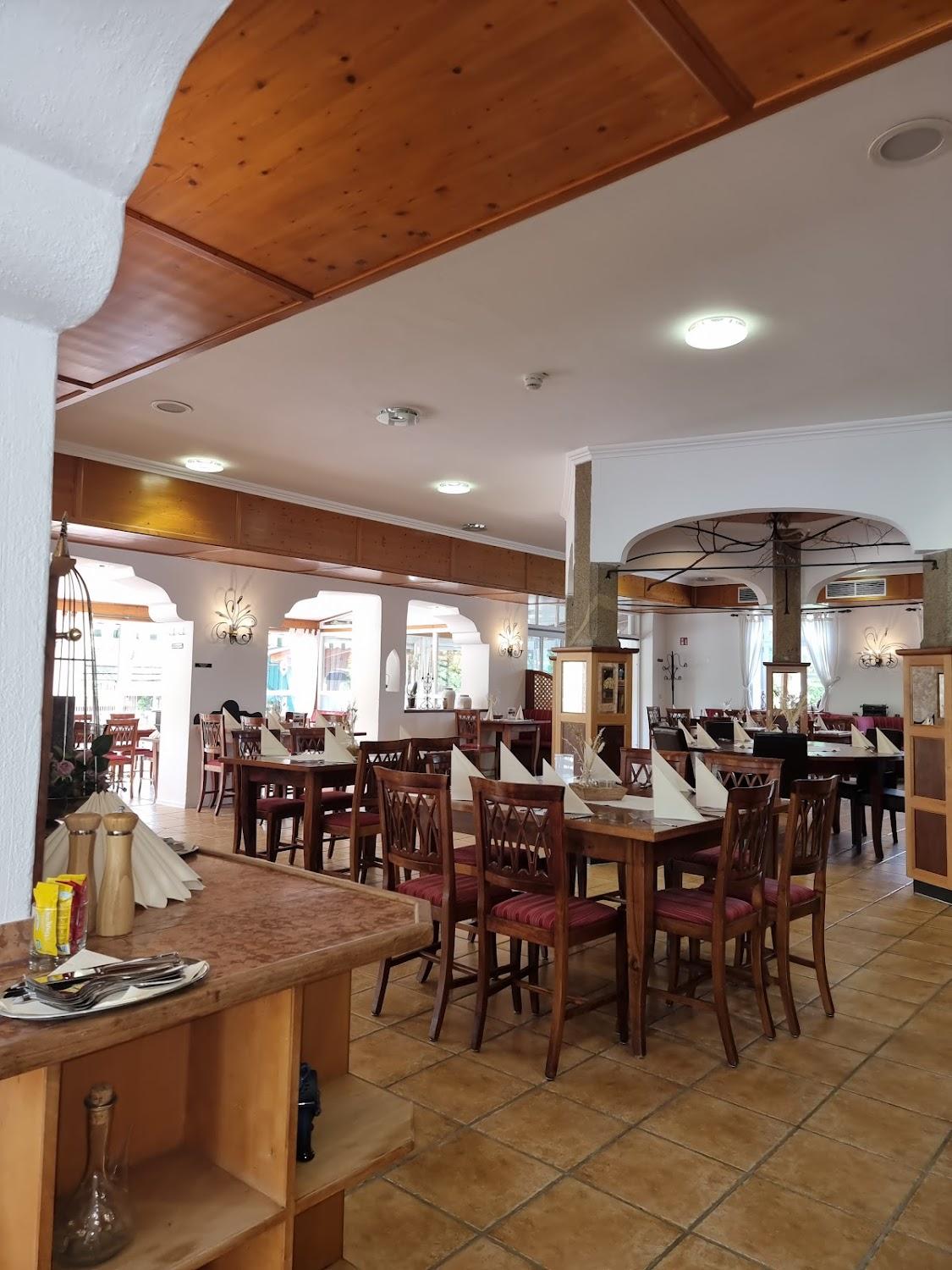 Cover Image for Rosenhof Hotel & Gastro GmbH