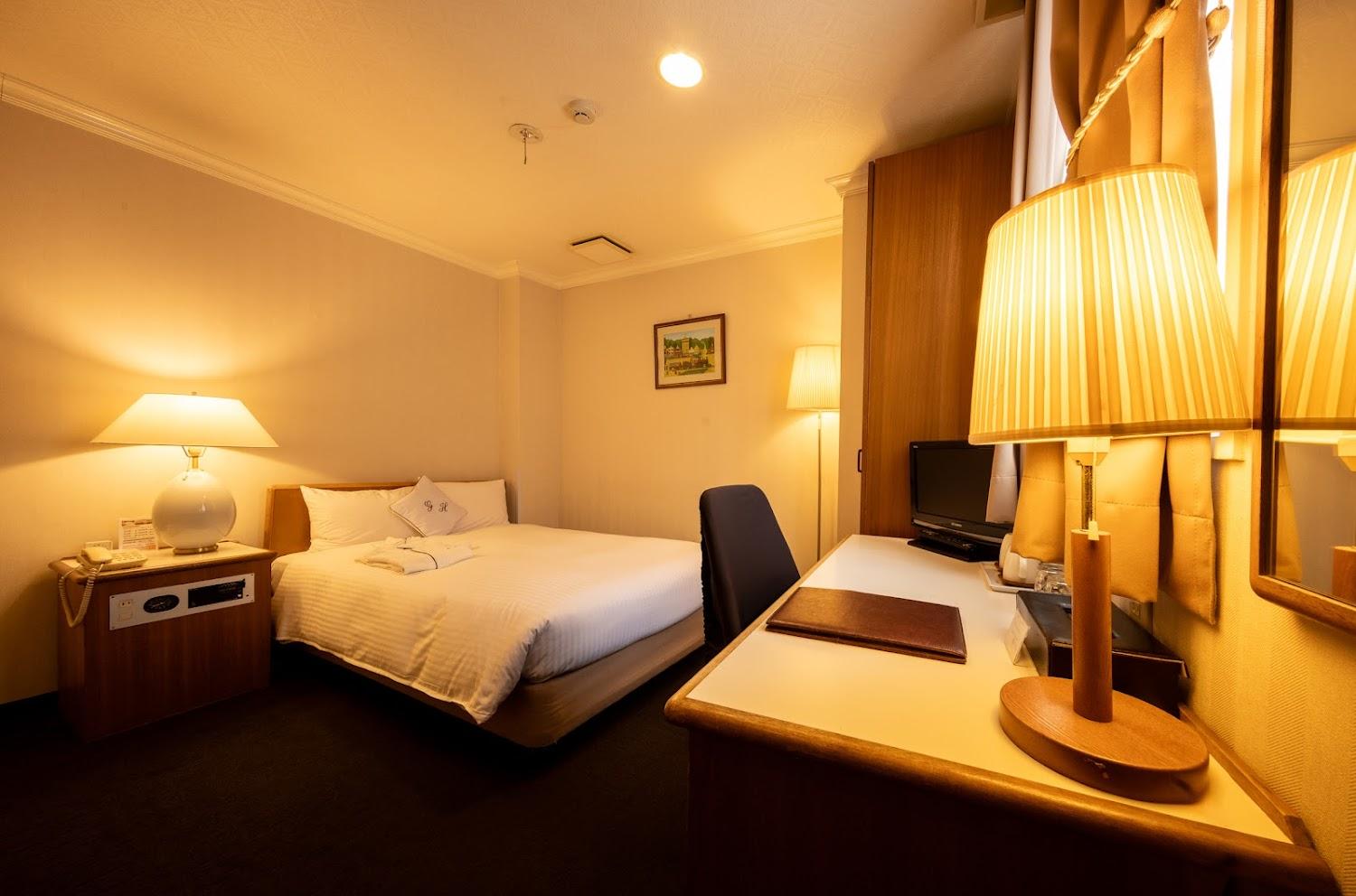 Cover Image for Green Hotel