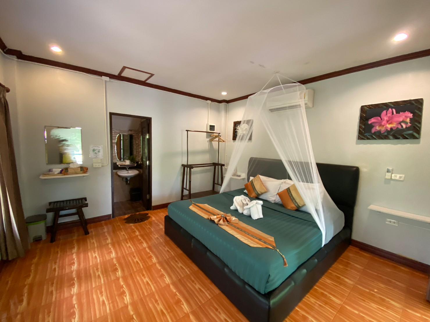 Cover Image for Khao Sok River & Jungle Bungalow