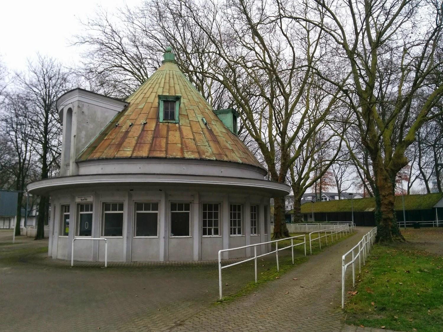Cover Image for Zur Rennbahn